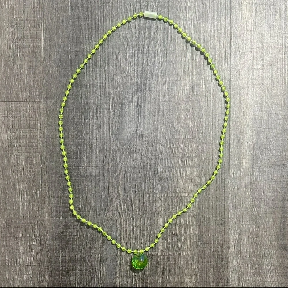 💞 New Green Beaded Toddler Safety Necklace